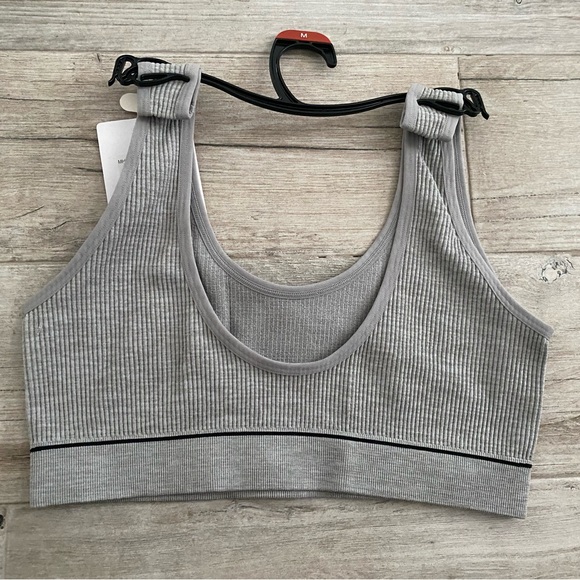 Hanes Origionals M Medium  Sports Bra Comfort Fit  Gray Ribbed NWT New - Picture 2 of 2